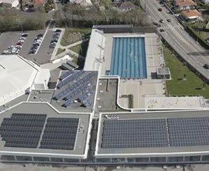 In La Roche-Sur-Yon, the Arago swimming pool-ice rink complex combines several renewable energies
