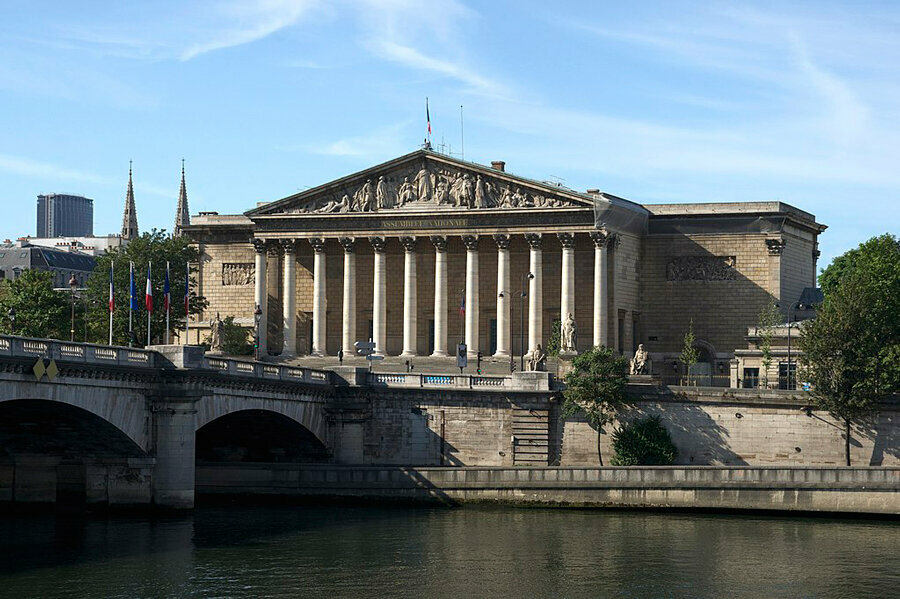 The National Assembly building, Palais-Bourbon, seen from the other side of the Seine © Jebulon via Wikimedia Commons - Creative Commons License