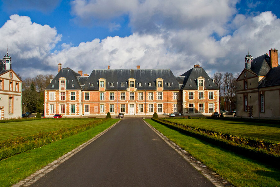 Château de Grignon (Yvelines) © https://www.youtube.com/watch?v=onmvHeld4jQ&ab_channel=GamologyFrance via Wikimedia Commons - Creative Commons License