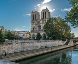 The surroundings of Notre-Dame de Paris under construction from 2025 to 2028