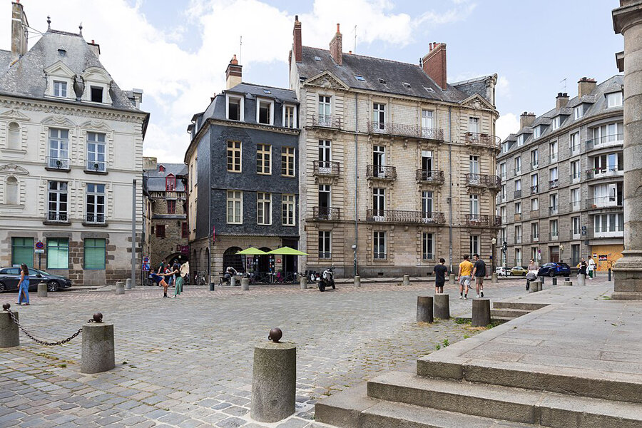 The Cathedral crossroads in Rennes © Pymouss via Wikimedia Commons - Creative Commons License