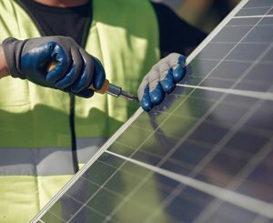 Repairing solar panels, the “missing link” in the sector