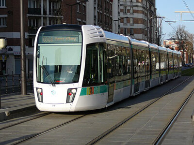Tramway T3 à Paris, station Brancion © Stephane Bortzmeyer via Wikimedia Commons - Licence Creative Commons