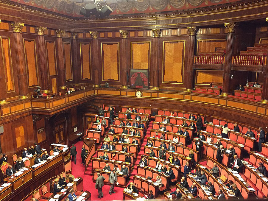 Interior of the Senate of the Italian Republic © Fratello.Gracco via Wikimedia Commons - Creative Commons License