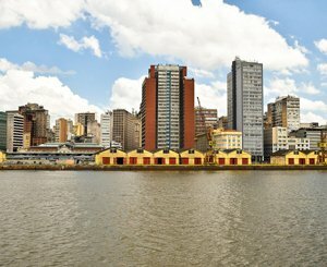 Au Brésil "reconstruire des vies" et une ville, défi titanesque du maire de Porto Alegre