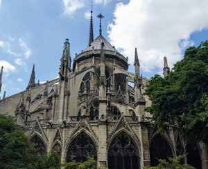 Notre-Dame de Paris retrouve sa croix du chevet