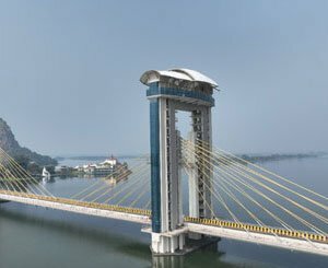 Serge Ferrari habille la galerie aérienne du pont d'Ambhora en Inde