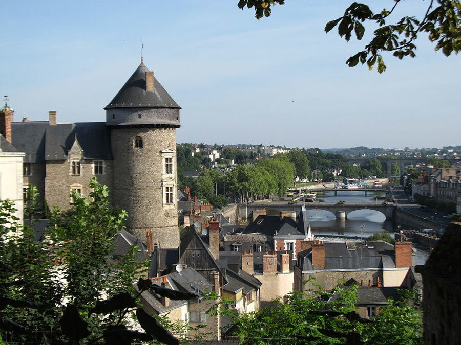 Laval, Mayenne © Celeste via Wikimedia Commons – Licence Creative Commons