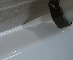 SikaSeal®-180 Salle de bain &amp; Carrelage, le mastic silicone pour vos applications sanitaires − BatiActu