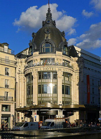 Le BHV Marais, rue de Rivoli - Paris IV © Mbzt via Wikimedia Commons - Licence Creative Commons