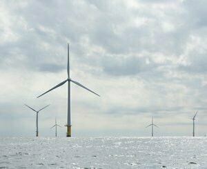 Dans la campagne anglaise, un projet d'éoliennes en mer met les nerfs à vif