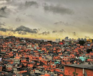 Un château dans la favela, l'œuvre inachevée du "Gaudí brésilien"