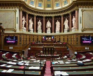 Le Parlement prolonge l'expérimentation d'un dispositif de "travail à temps partagé"