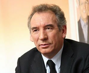 Emmanuel Macron nomme François Bayrou (MoDem) à Matignon