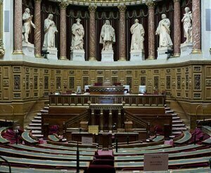 Vote sans suspense au Sénat pour le budget de Bayrou, toujours sous pression