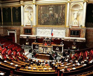 Budget de la Sécurité sociale : le relèvement des cotisations sur les bas salaires supprimé en commission à l'Assemblée