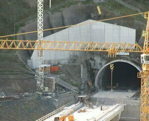 Un nouveau tunnelier présenté sur le chantier du Lyon-Turin