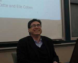 Le prix Nobel d'Economie Philippe Aghion plaide pour "stopper" la réforme des retraites jusqu'à la présidentielle