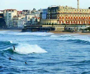 À Biarritz, conseil municipal houleux et rumeurs autour de Blanco