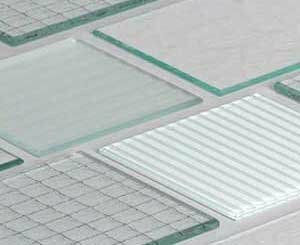 AGC Glass Europe présente une gamme élargie de verres imprimés en relief à plus faible empreinte carbone