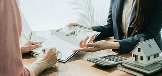 Les taux des crédits immobiliers restent stables en cette fin d’année, les banques se préparent déjà à 2026