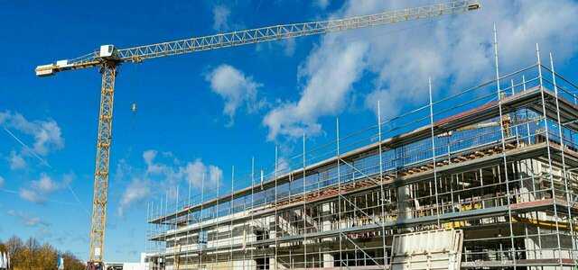 Logement neuf : les permis de construire rechutent en octobre, tandis que les chantiers repartent à la hausse