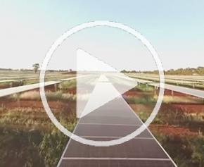 How Far Would You Go : Ferme solaire de Parkes en Australie [Vidéo 360°]