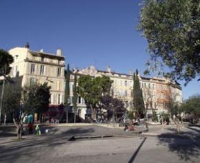 Marseille réhabilite l'une de ses plus grandes places, sous protection des CRS