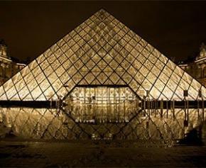 Le Louvre : de la tour médiévale à la Pyramide, huit siècles d'histoire