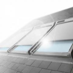 Store pare-soleil électrique extérieur pour fenêtre de toit