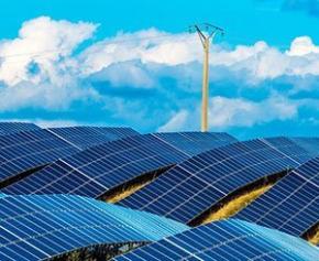 Les énergies renouvelables représentent presque les trois quarts des ajouts de...