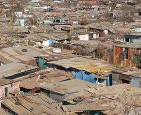 Destruction à Mayotte de 230 habitations dans un bidonville en...