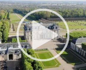 Flight over: The castle of Champs-sur-Marne