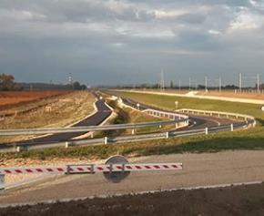 Three years of work, 10 km of dike, NGE is completing a major ...