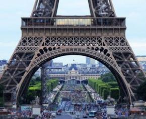 En 2022, Hidalgo veut "poursuivre l'embellissement de Paris" alors que...