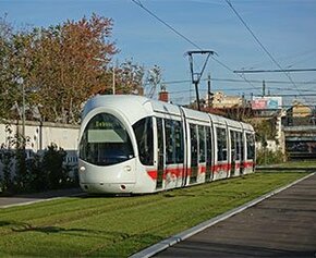 The metropolis of Lyon substitutes an "express tram" for its project...