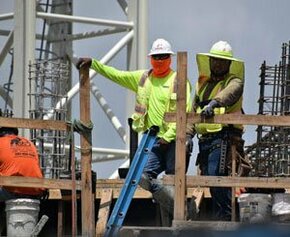 Construction professionals, among the populations most exposed to...