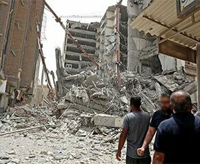 At least six dead in the collapse of a building in...