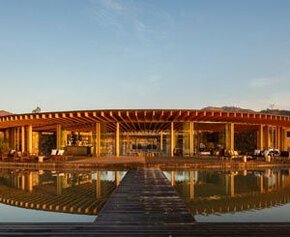 In Mexico, a luxurious lakeside pavilion offers a 360° panorama