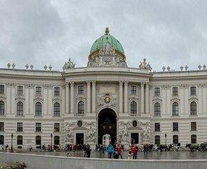 Des visites guidées à Vienne pour démystifier le "balcon d'Hitler"
