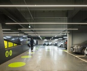 Q-Park renouvelle les éclairages des parkings de Paris La Défense avec des...
