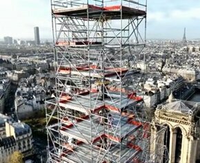 One year before reopening, Emmanuel Macron on the Notre-Dame construction site...
