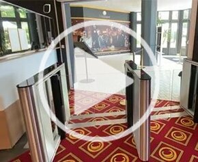 Installation de deux couloirs rapides Vision Touch au Casino de Lacaune