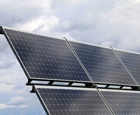 Une centrale solaire mobile alimente une résidence HLM à Lille