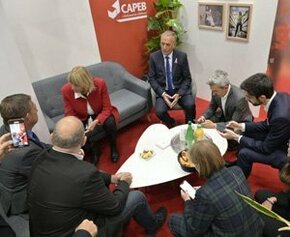 La CAPEB profite de la venue de Valérie Létard sur Batimat pour lui demander des...