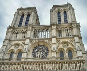 Notre-Dame prête à accueillir de nouveau le "monde entier" à partir du...