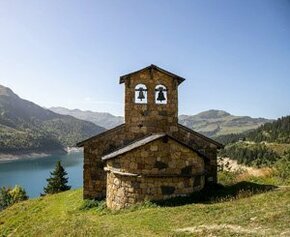 67.400 monuments non protégés sont dans un "état critique", selon la...