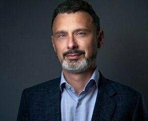 Un seul souffle pour deux poumons : privé et social