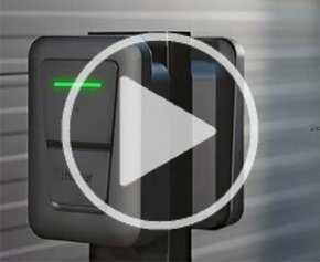 witty pro, la borne de recharge pour les parkings privés tertiaires ou multi-résidentiels