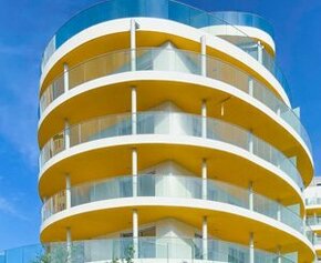 Comenza projet Naraya : Glassfit 1401, un garde-corps de balcon tout en...